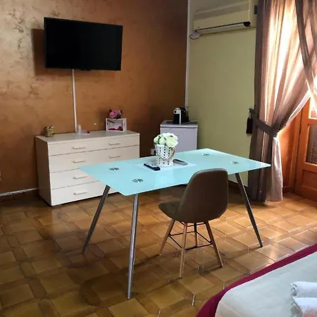 Impeccable 3-Bed House In Vibo Valentia Ferienhaus Vibo Valentia