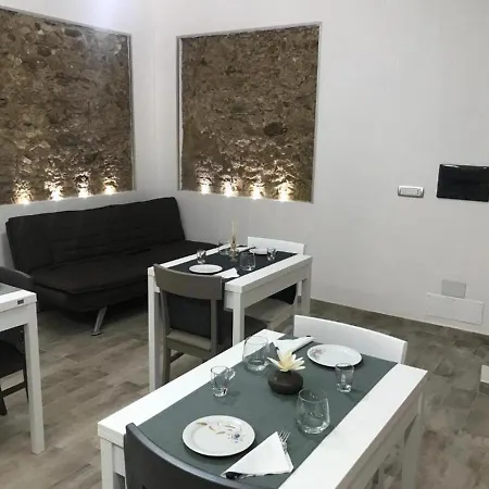 Ferienhaus Impeccable 3-Bed House In Vibo Valentia *