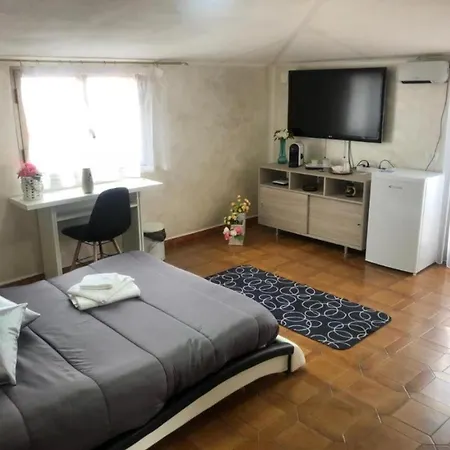 Ferienhaus Impeccable 3-Bed House In Vibo Valentia